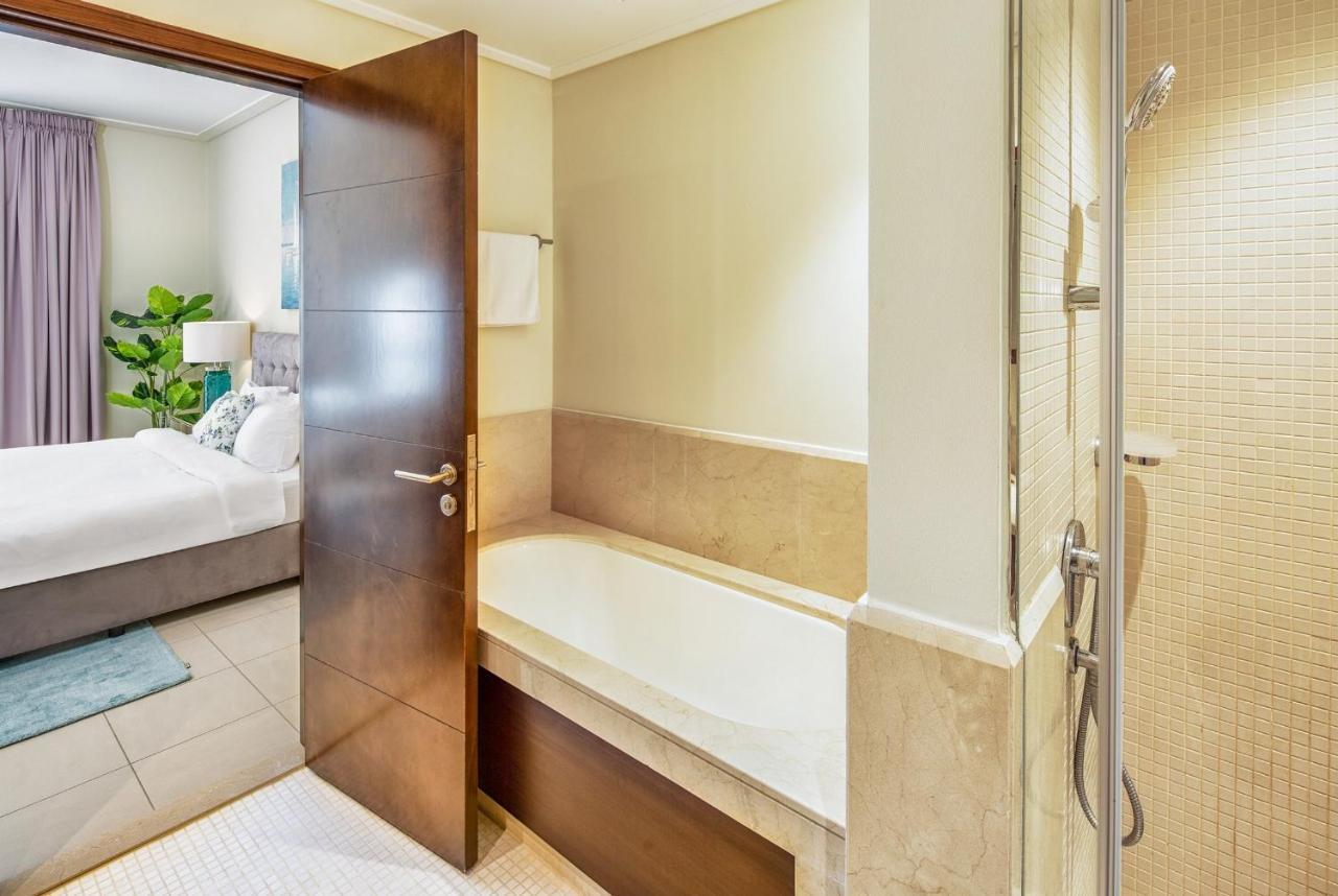 Nasma Luxury Stays - Fantastic Burj Khalifa View From This Fancy Condo Dubái Exterior foto